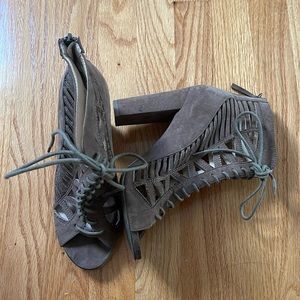 Light Brown Suede Heels w Zipper Size 8